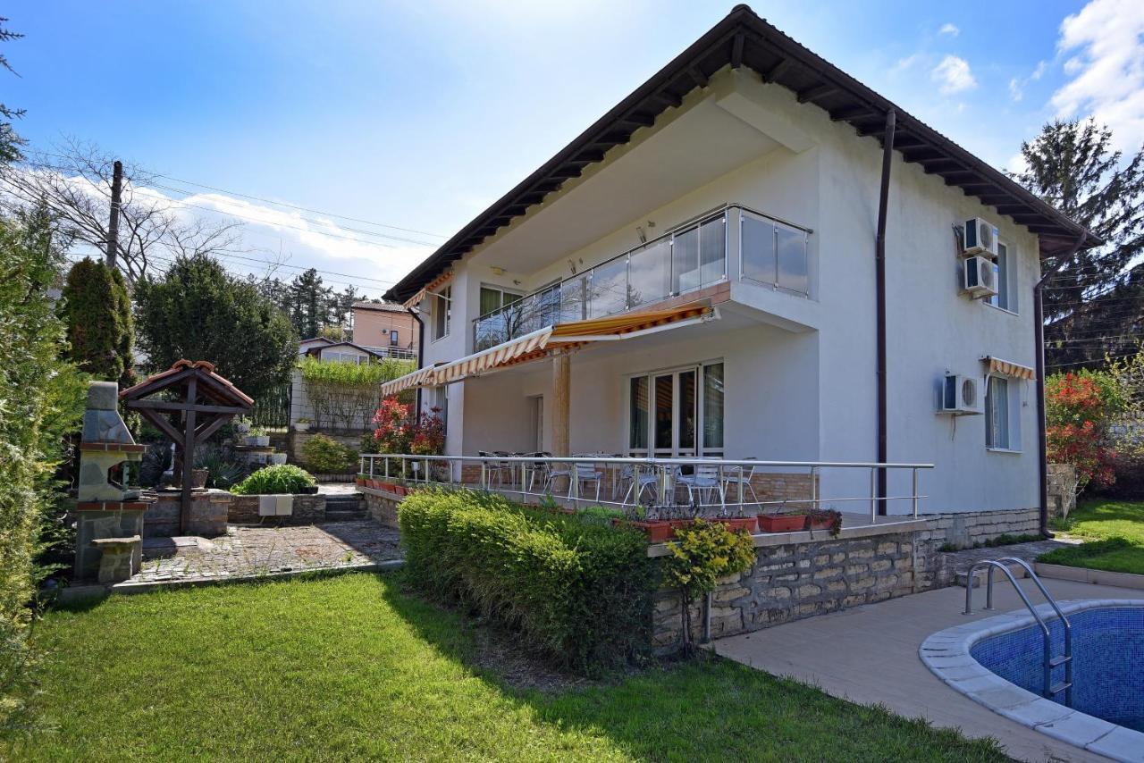 Villa Holiday Baltjik Exteriör bild