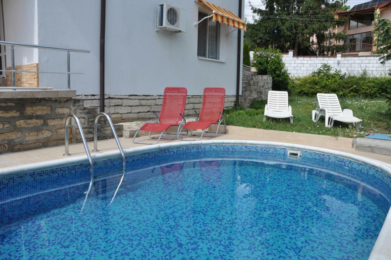 Villa Holiday Baltjik Exteriör bild